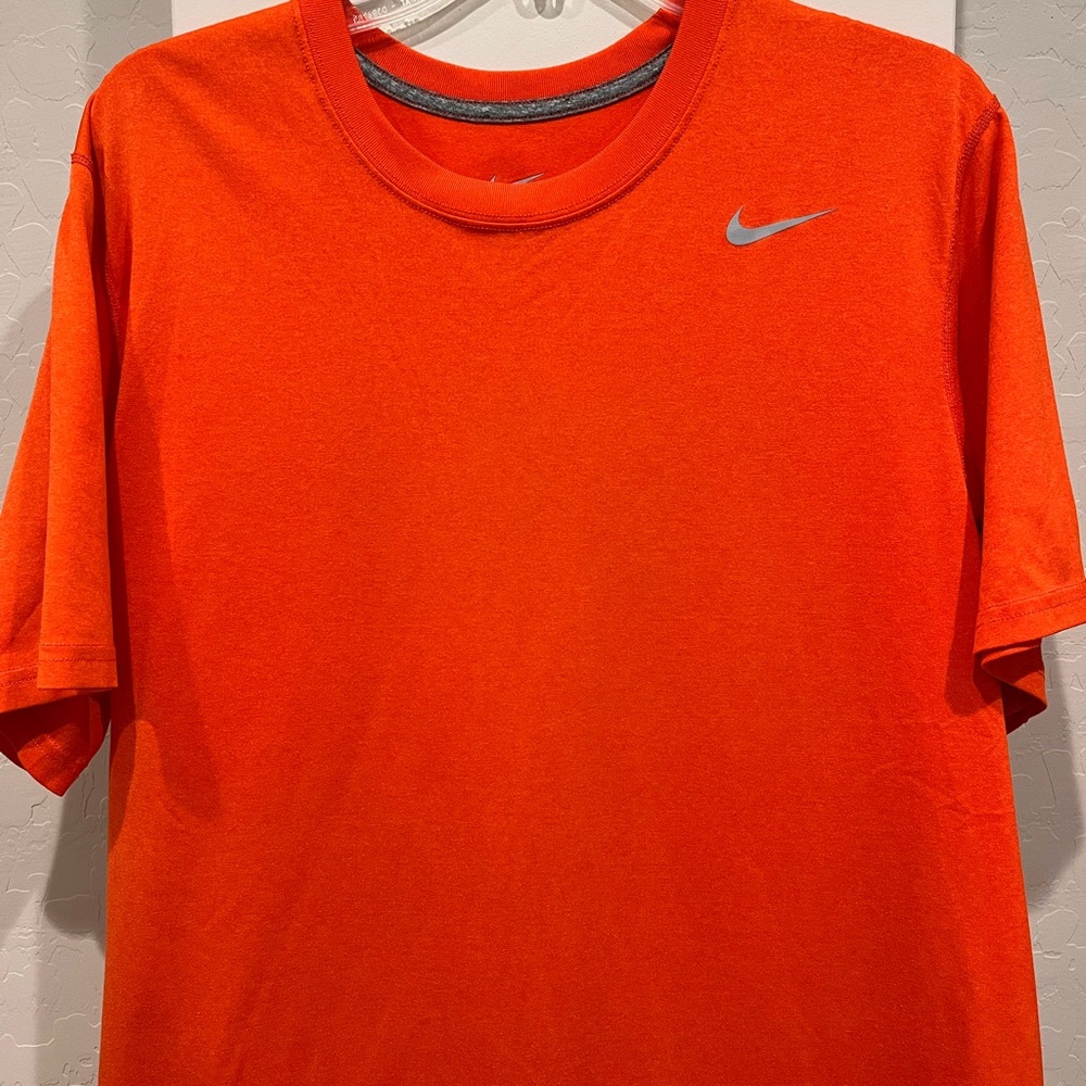 Nike Dri-Fit size L - short sleeve tee shirt
